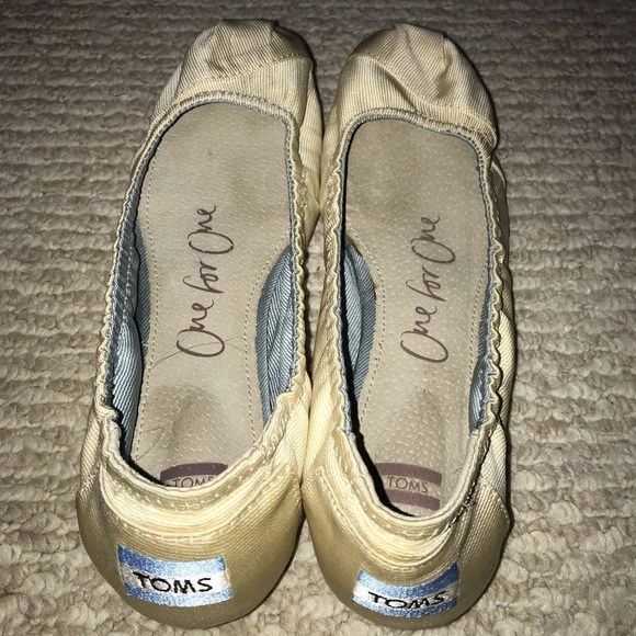 🌵Toms white flats - Picture 3 of 3